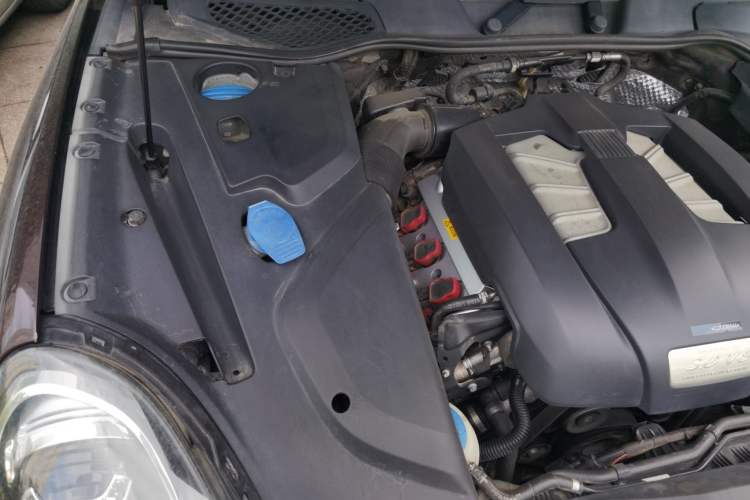 Used Porsche Cayenne 2015 Cayenne 3.0T Engine Bay Right