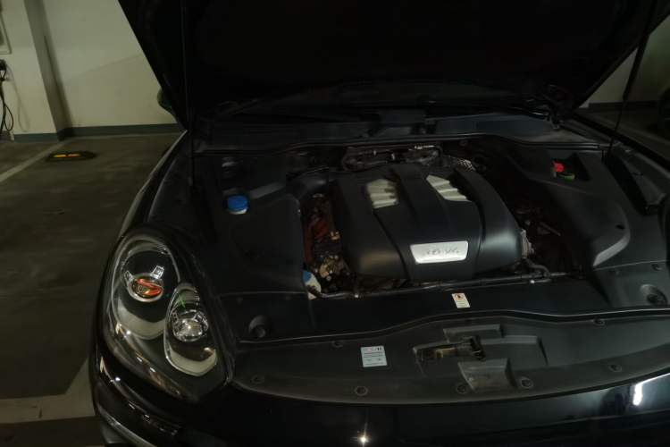 Used Porsche Cayenne 2015 Cayenne 3.0T Engine Bay Right