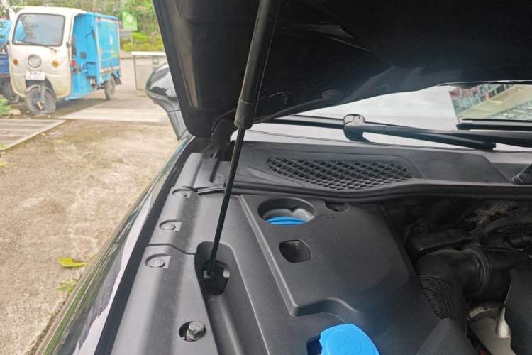 Used Porsche Cayenne 2015 Cayenne 3.0T Engine Bay Right