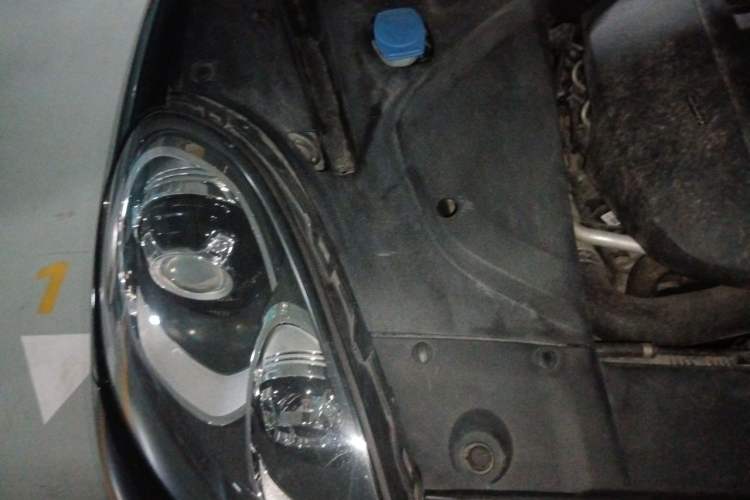 Used Porsche Cayenne 2015 3.0T Engine Bay Right