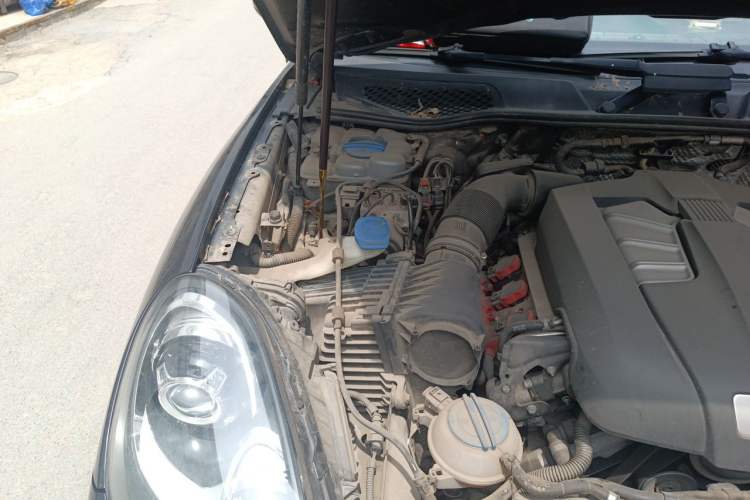 Used Porsche Cayenne 2015 Cayenne 3.0T Engine Bay Right