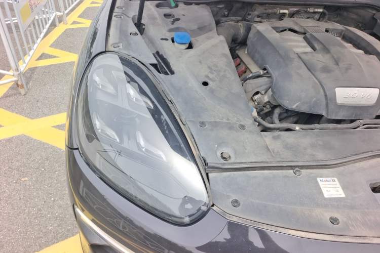 Used Porsche Cayenne 2015 Cayenne 3.0T Engine Bay Right