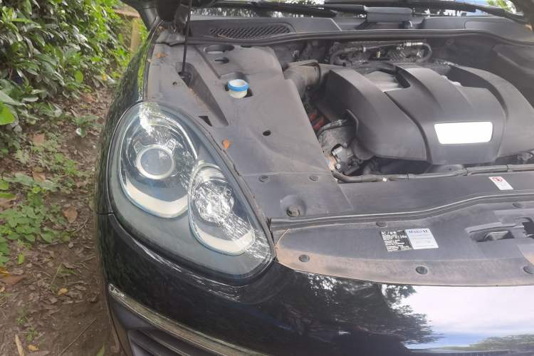 Used Porsche Cayenne 2015 Cayenne 3.0T Engine Bay Right