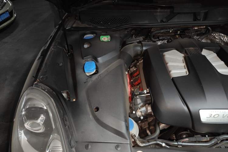 Used Porsche Cayenne 2015 Cayenne 3.0T Engine Bay Right
