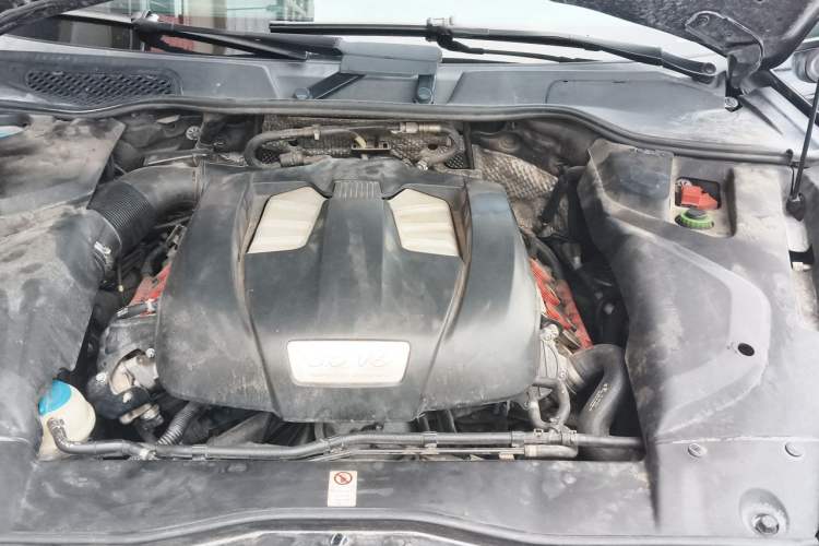 Used Porsche Cayenne 2015 Cayenne 3.0T Engine Bay