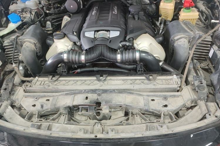 Used Porsche Cayenne 2015 Cayenne Turbo 4.8T Engine Bay