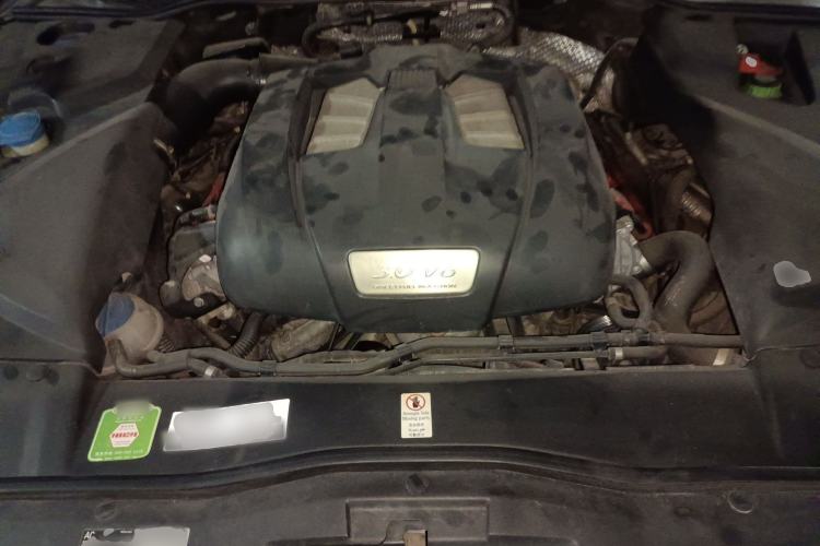 Used Porsche Cayenne 2015 Cayenne 3.0T Engine Bay