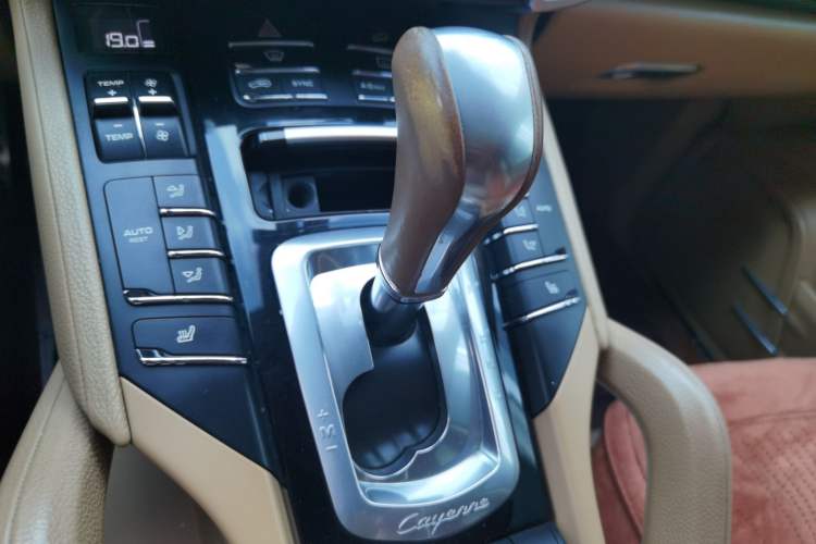 Used Porsche Cayenne 2015 Cayenne 3.0T Gear Lever