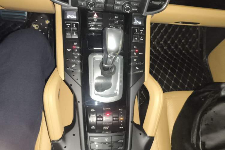 Used Porsche Cayenne 2015 Cayenne 3.0T Gear Lever