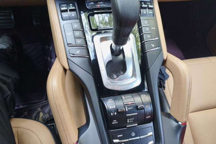 Used Porsche Cayenne 2015 Cayenne 3.0T Gear Lever