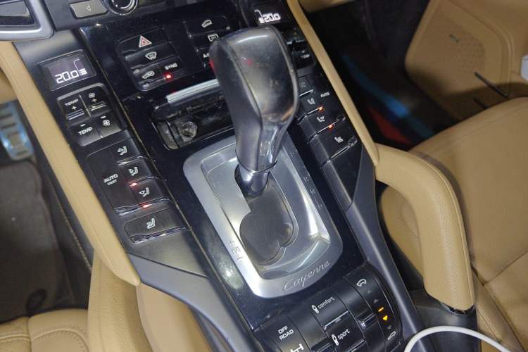 Used Porsche Cayenne 2015 Cayenne 3.0T Gear Lever