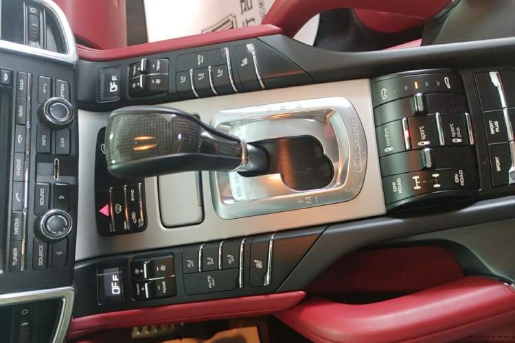 Used Porsche Cayenne 2015 Cayenne Turbo 4.8T Gear Lever