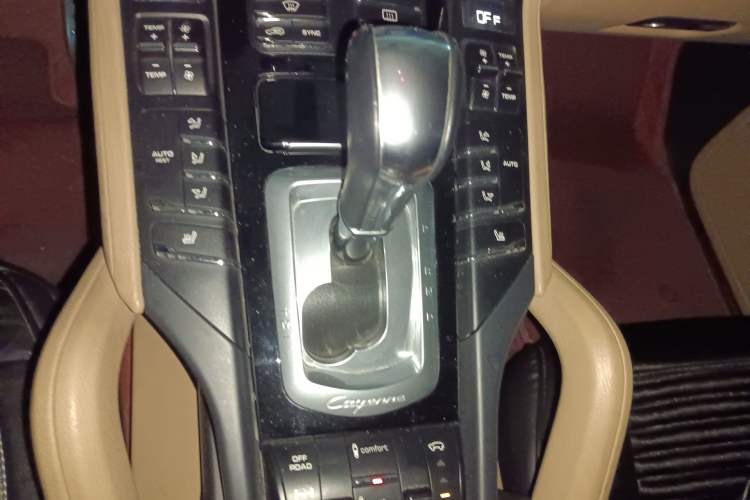 Used Porsche Cayenne 2015 Cayenne 3.0T Gear Lever