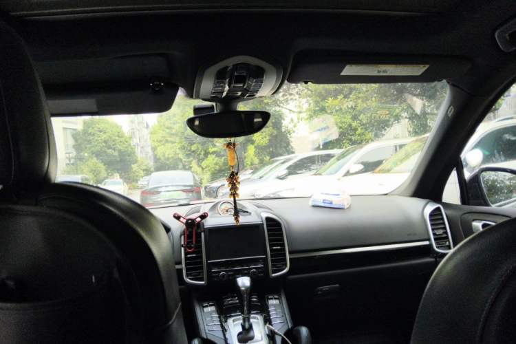 Used Porsche Cayenne  Headliner