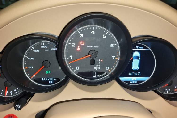 Used Porsche Cayenne 2015 Cayenne 3.0T Instrument Cluster