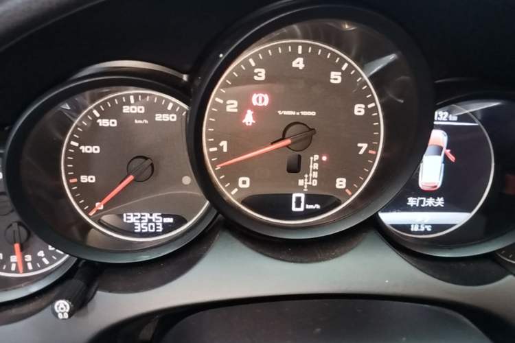 Used Porsche Cayenne 2015 Cayenne 3.0T Instrument Cluster