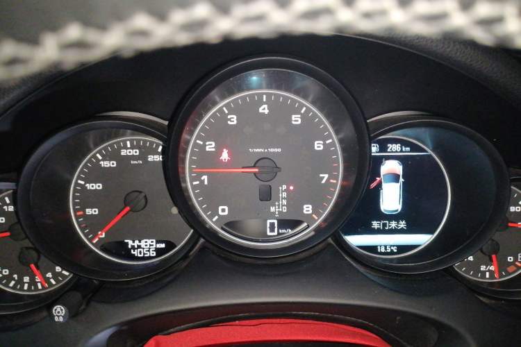 Used Porsche Cayenne 2015 Cayenne 3.0T Instrument Cluster