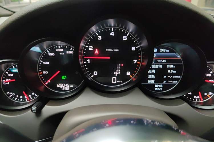 Used Porsche Cayenne 2015 Cayenne 3.0T Instrument Cluster