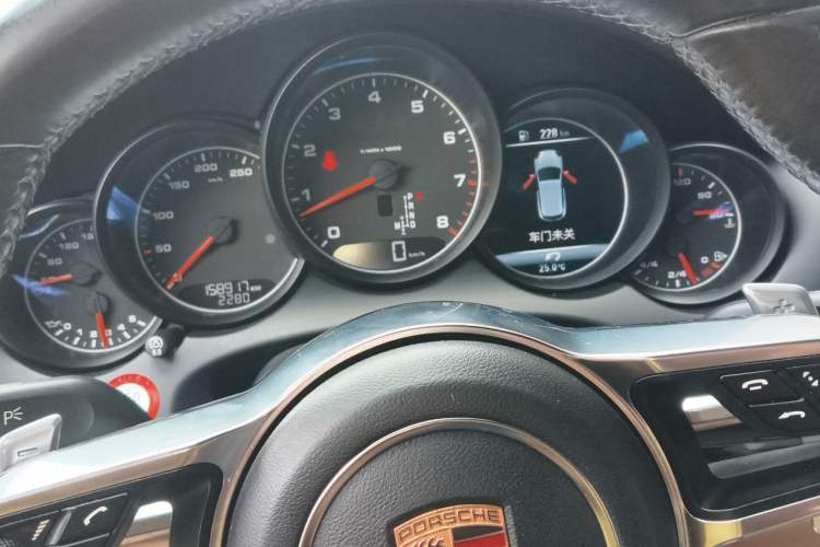 Used Porsche Cayenne 2015 Cayenne 3.0T Instrument Cluster