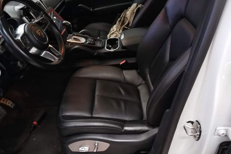 Used Porsche Cayenne 2015 Cayenne 3.0T Left Front Seat