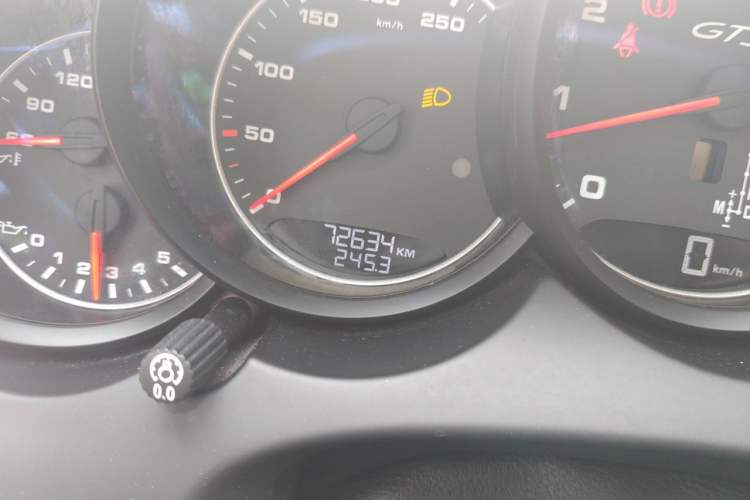 Used Porsche Cayenne 2015 Cayenne GTS 3.6T Odometer Close Up