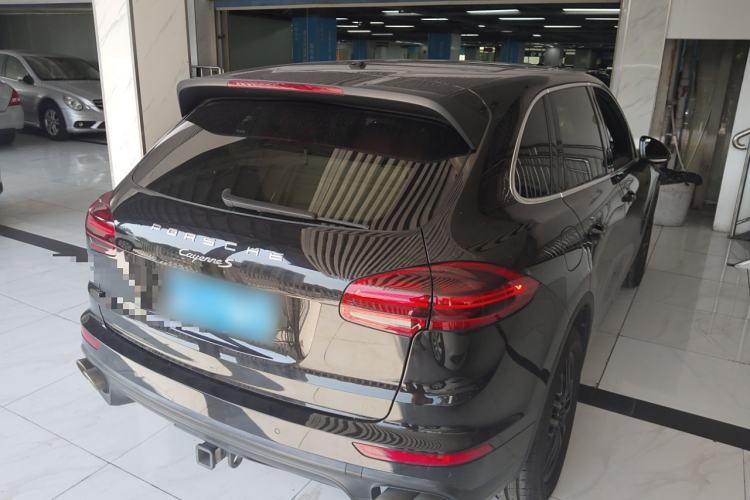 Used Porsche Cayenne 2015 3.6L automatic transmission U.S. specification Rear Right 45 Deg