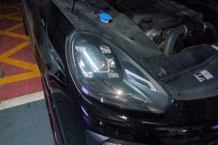 Used Porsche Cayenne 2015 Cayenne GTS 3.6T Right Front Headlight