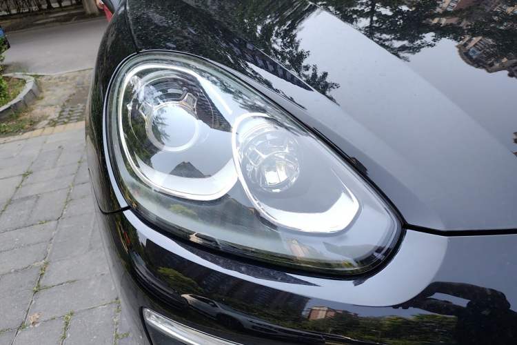Used Porsche Cayenne 2015 Cayenne 3.0T Right Front Headlight