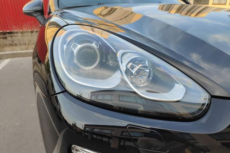 Used Porsche Cayenne 2015 Cayenne 3.0T Right Front Headlight