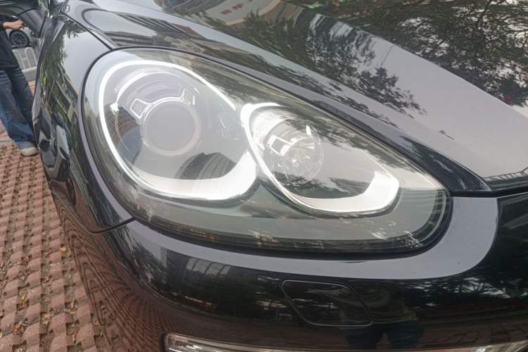 Used Porsche Cayenne 2015 Cayenne 3.0T Right Front Headlight