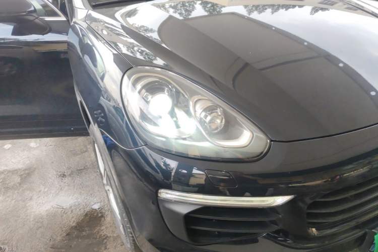 Used Porsche Cayenne 2015 Cayenne 3.0T Right Front Headlight