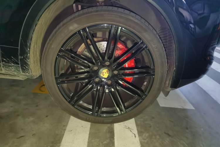 Used Porsche Cayenne 2015 Cayenne 3.0T Right Front Wheel Hub