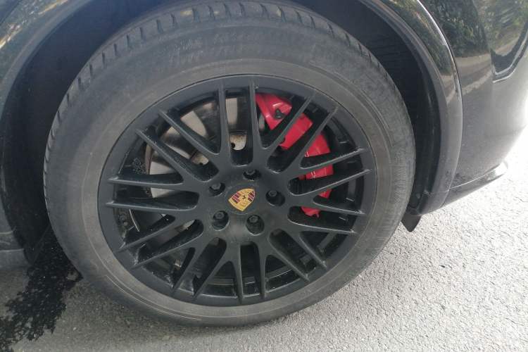 Used Porsche Cayenne 2015 Cayenne GTS 3.6T Right Front Wheel Hub