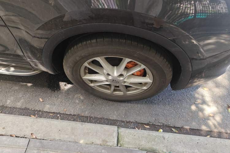 Used Porsche Cayenne 2015 Cayenne 3.0T Right Front Wheel Hub