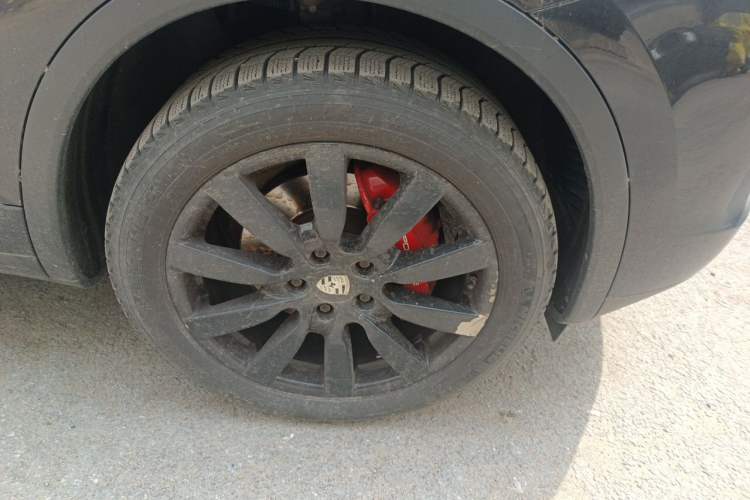 Used Porsche Cayenne 2015 Cayenne 3.0T Right Front Wheel Hub