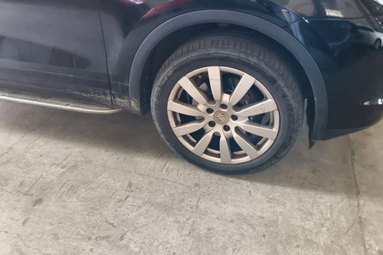 Used Porsche Cayenne 2015 Cayenne 3.0T Right Front Wheel Hub