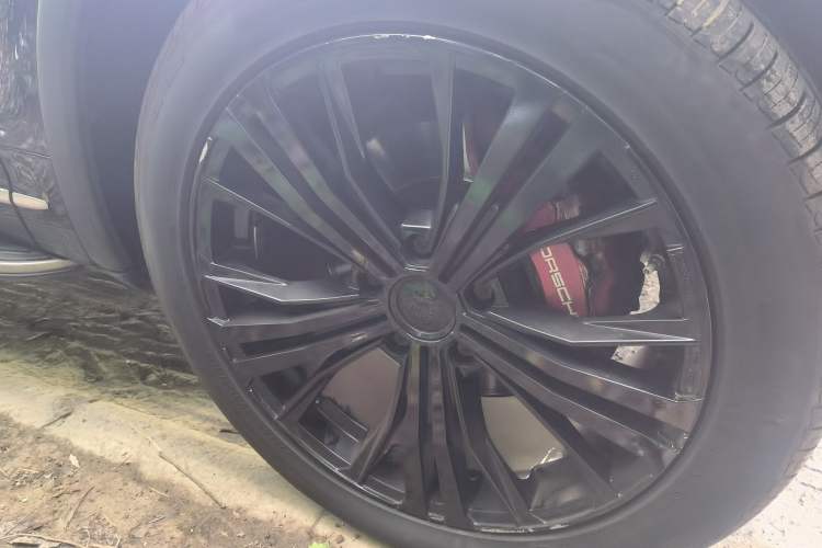 Used Porsche Cayenne 2015 Cayenne 3.0T Right Front Wheel Hub