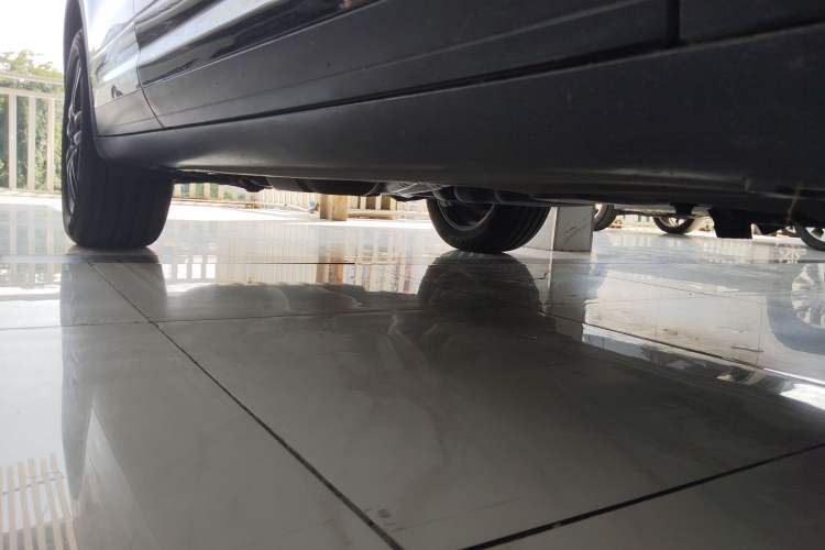 Used Porsche Cayenne 2015 3.6L automatic transmission U.S. specification Right Side Sill