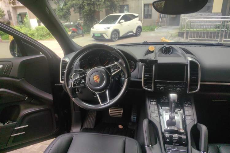 Used Porsche Cayenne 2015 Cayenne 3.0T Steering Wheel