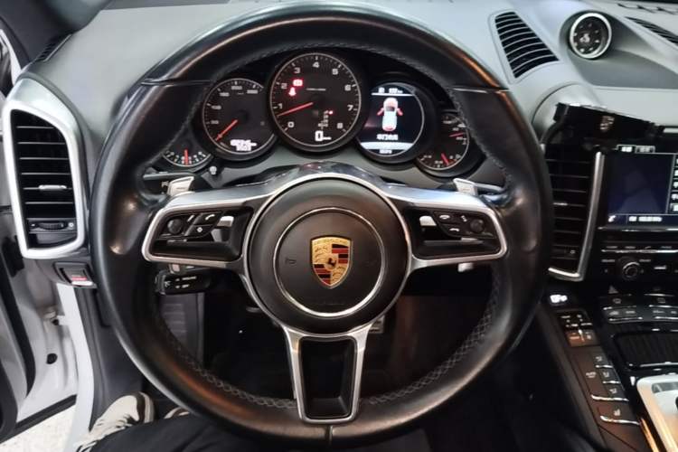 Used Porsche Cayenne 2015 Cayenne 3.0T Steering Wheel