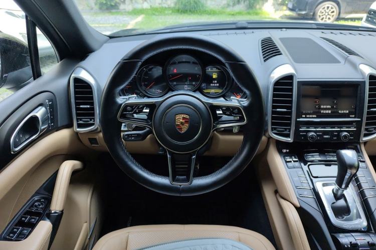 Used Porsche Cayenne 2015 Cayenne 3.0T Steering Wheel