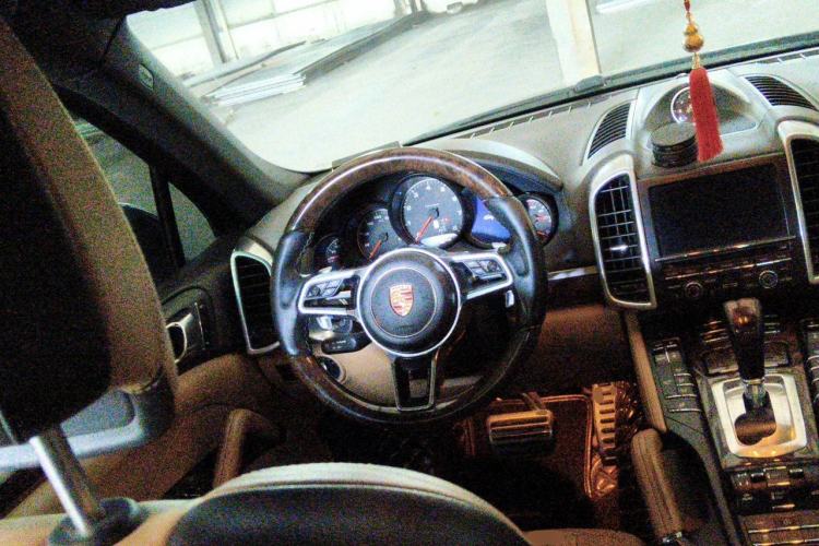 Used Porsche Cayenne 2015 Cayenne 3.0T Steering Wheel