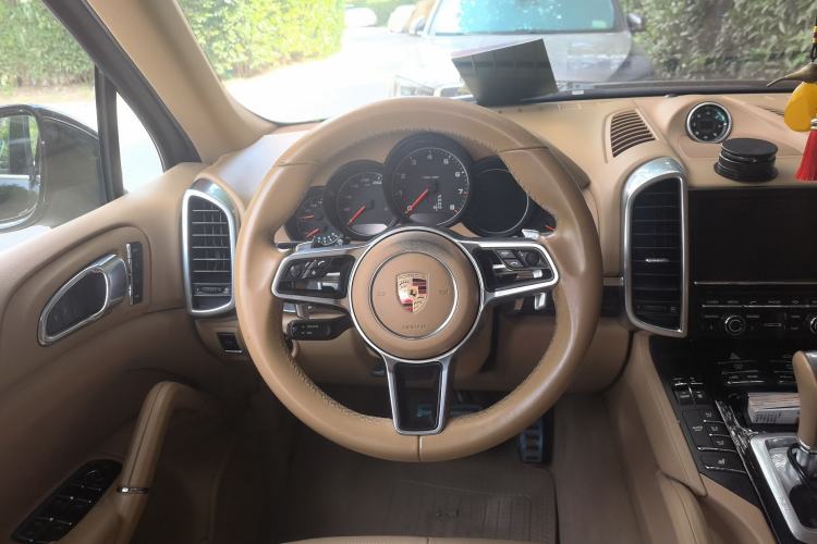 Used Porsche Cayenne 2015 Cayenne 3.0T Steering Wheel
