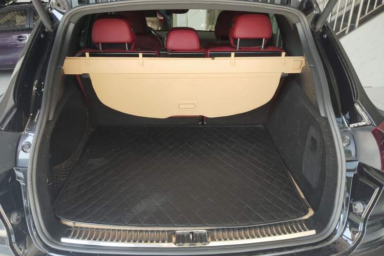 Used Porsche Cayenne 2015 3.6L automatic transmission U.S. specification Trunk