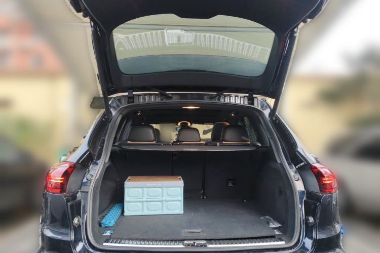 Used Porsche Cayenne 2015 Cayenne 3.0T Trunk