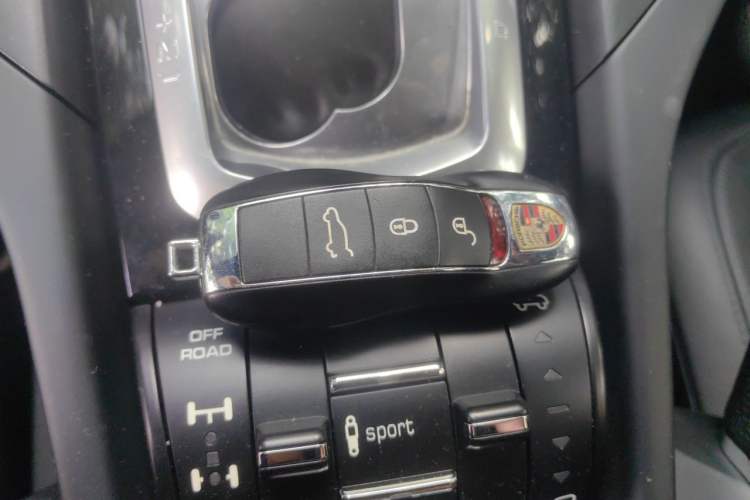 Used Porsche Cayenne 2015 Cayenne 3.0T Vehicle Key