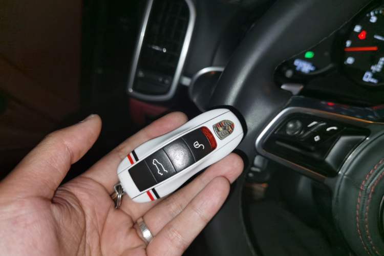 Used Porsche Cayenne 2015 Cayenne 3.0T Vehicle Key