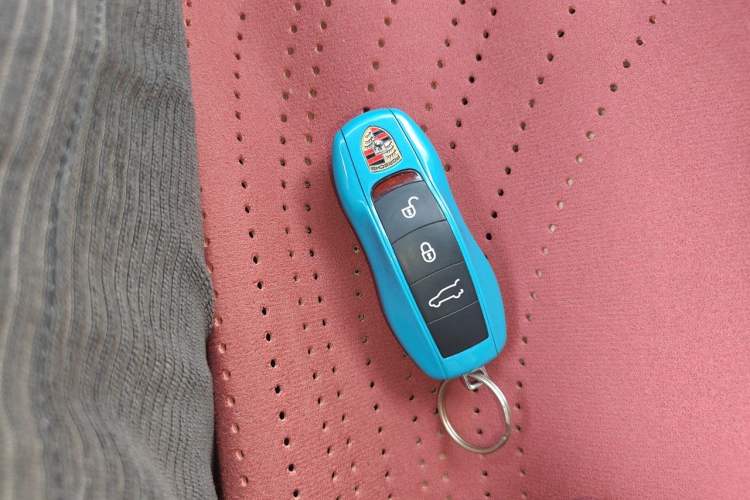 Used Porsche Cayenne 2015 Cayenne 3.0T Vehicle Key
