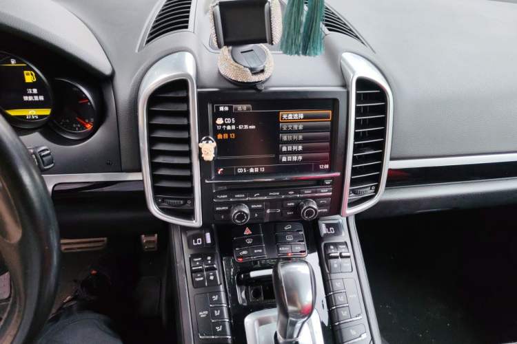 Used Porsche Cayenne 2015 Cayenne 3.0T Audio And AC Panel