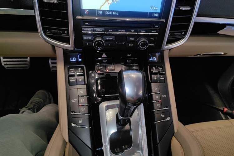 Used Porsche Cayenne 2015 Cayenne 3.0T Audio And AC Panel